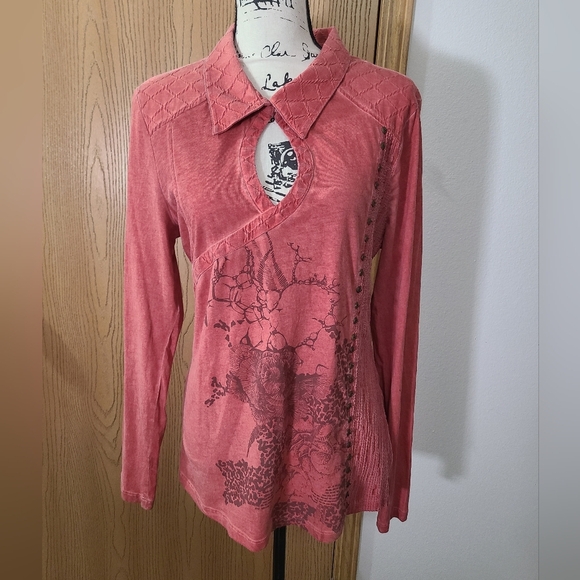 angels never die Tops - Anvrdie Angels Never Die Keyhole Distressed Graphic Patchwork Western Top